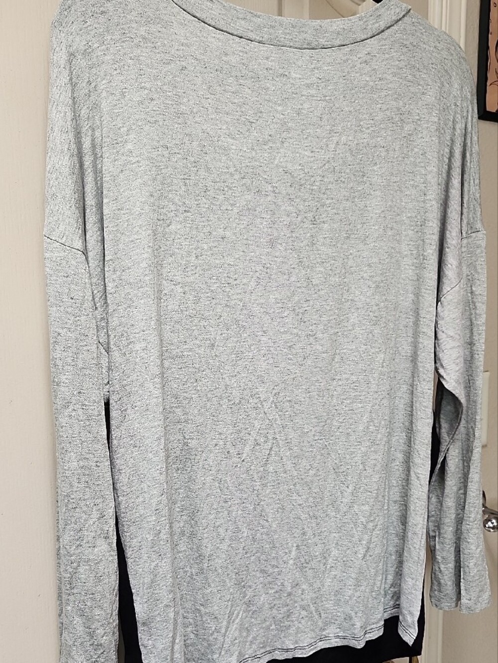 Harley-Davidson Black and Gray Long Sleeve Tee with Blue Skull Graphic - Picture 7 of 12